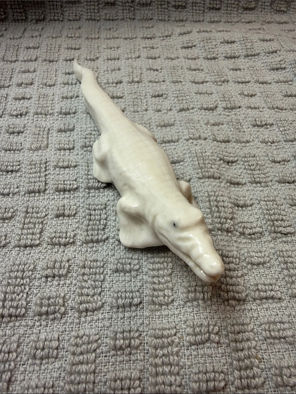 Vintage white Ceramic Alligator or crocodile figurine